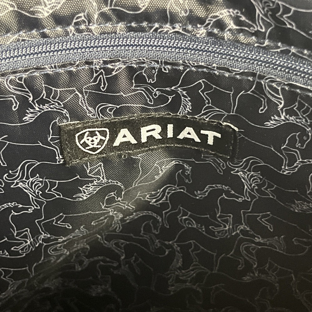 Ariat Team Carryall Tote Navy Tanger Nashville Travel Bag Organizer Pockets NWT - Picture 6 of 9